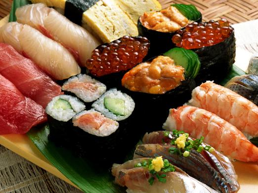 ¿Cuál es la diferencia entre sushi y rollos?