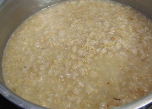 Cómo cocinar gachas de avena en agua?