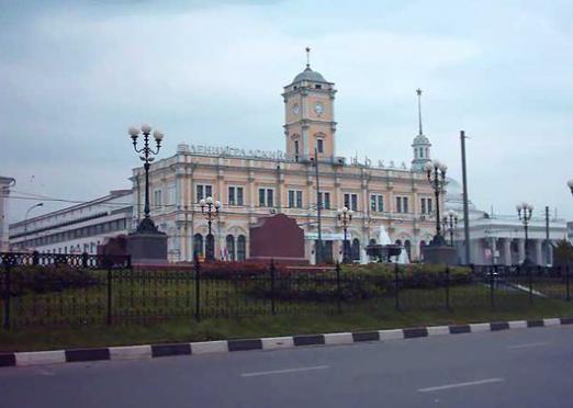 ¿Cómo llegar a la estación de trenes de Leningradsky?