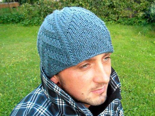 Cómo atar la gorra de un hombre?